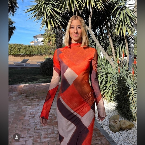 ZARA WOMAN NWT PRINTED DRESS SIZE MEDIUM - Picture 4 of 12